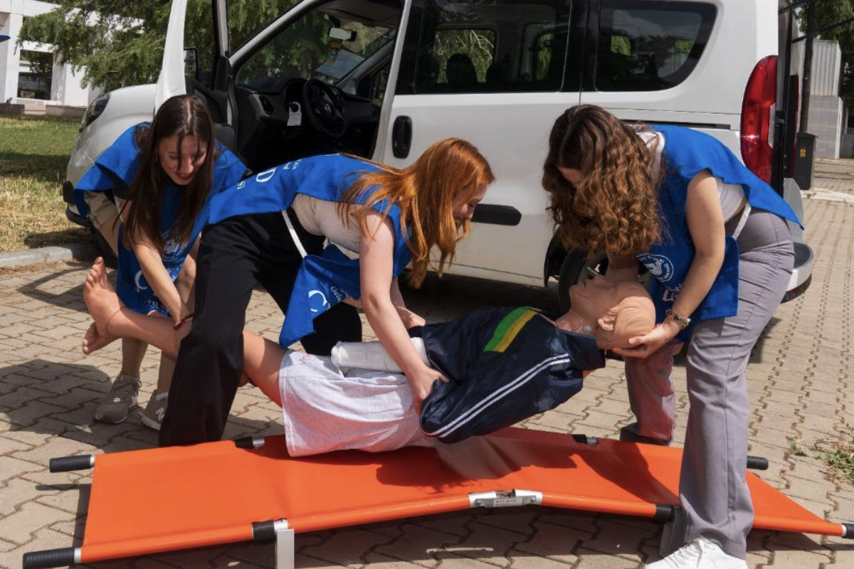İzmir’de İlk Yardım Uygulama Turnuvası yapıldı