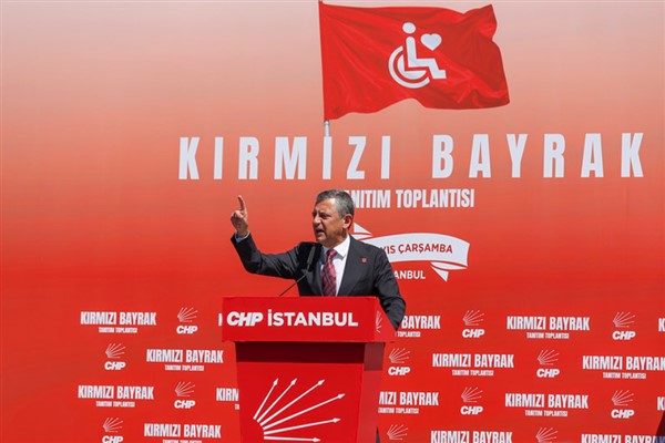 CHP Genel Başkanı Özel, Kırmızı Bayrak Projesi Tanıtım Etkinliği’ne katıldı