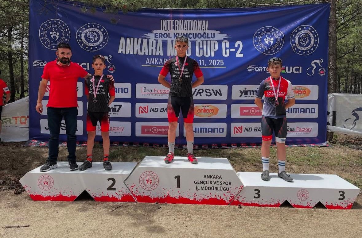 Karamanlı pedalcılardan Ankara’da çifte zafer