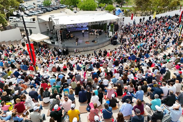 Zeki-Metin Amfi Tiyatrosu açıldı