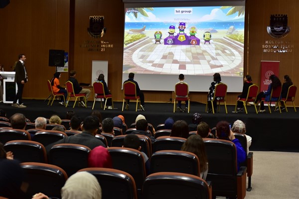 Karaman’da İngilizce yarışmalarının yarı finali tamamlandı