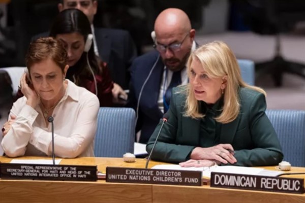 Russell, Özbekistan Cumhurbaşkanı Mirziyoyev ile bir araya geldi