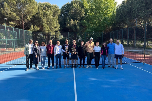 Orhangazi Belediyesi’nde tenis turnuvası