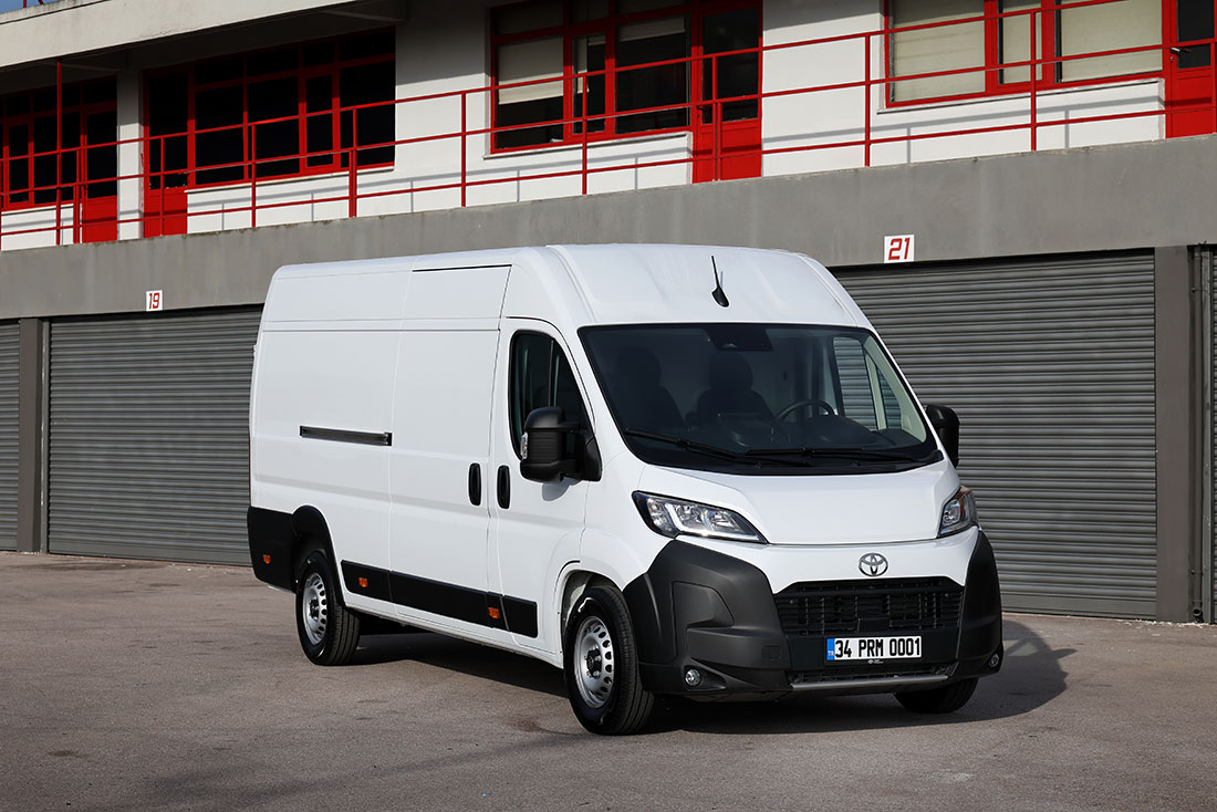 Toyota, yeni PROACE MAX ile ticari araç müşterilerine maksimumu sunuyor