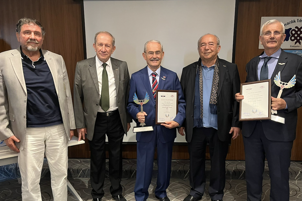 Büyükerşen’e onursal üyelik ödülü