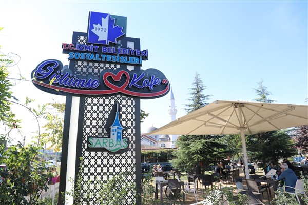 İzmit Belediyesi: Gülümse Kafeler herkesindir
