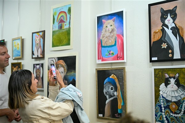 Çanakkale’de “A-Dadalar” resim sergisi açıldı