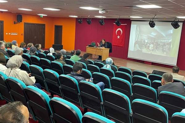 Karaman’da “Maarif Modeli Ebeveyn Okulu” ve “Aile Okulu” kursları değerlendirildi