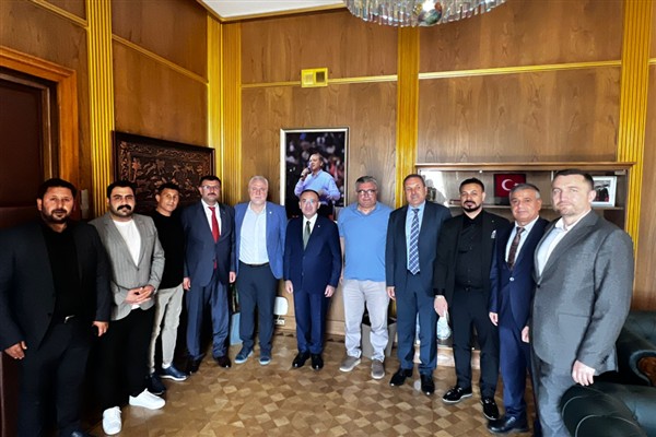 Şanlıurfaspor’dan TBMM Başkanvekili Bozdağ’a ziyaret