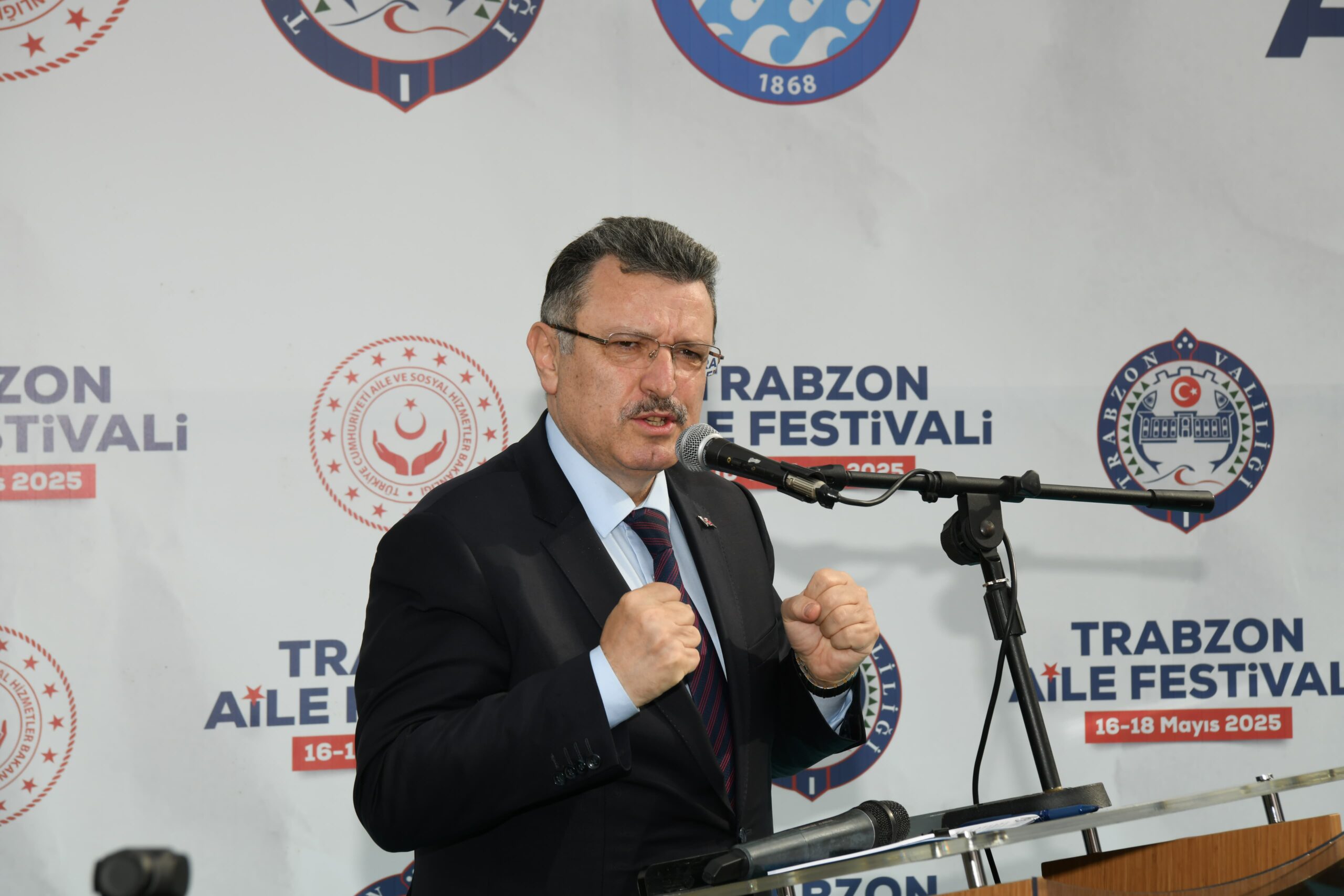 Başkan Genç, Trabzon Aile Festivaline katıldı
