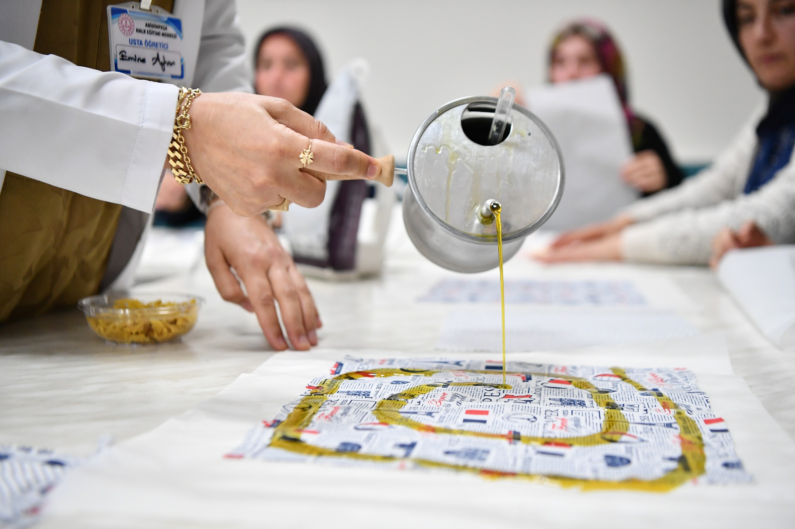 Mamak’ta balmumlu kumaş üretimi atölye çalışması yapıldı