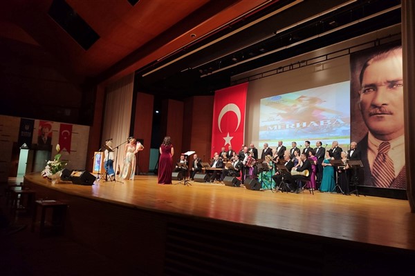 İhsaniye Muhtarlığı Türk Sanat Müziği Korosu ilk konserini verdi