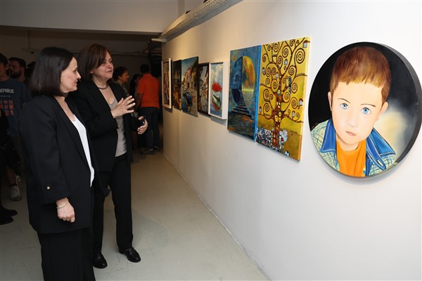 Nilüfer’de yetişkinlerin sergisi izlenime açıldı