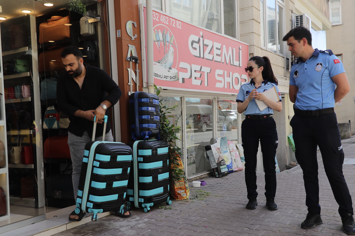 Antalya’da kaldırım işgallerine karşı denetim yapıldı