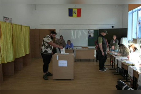 Aşırı sağcı George Simion, Romanya’daki başkanlık seçiminde yüzde 41 oy oranıyla önde