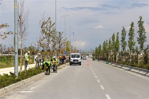 Van Büyükşehir’den park, bahçe ve yollarda temizlik çalışması