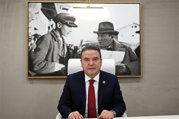 Başkan Böcek’ten Anneler Günü mesajı