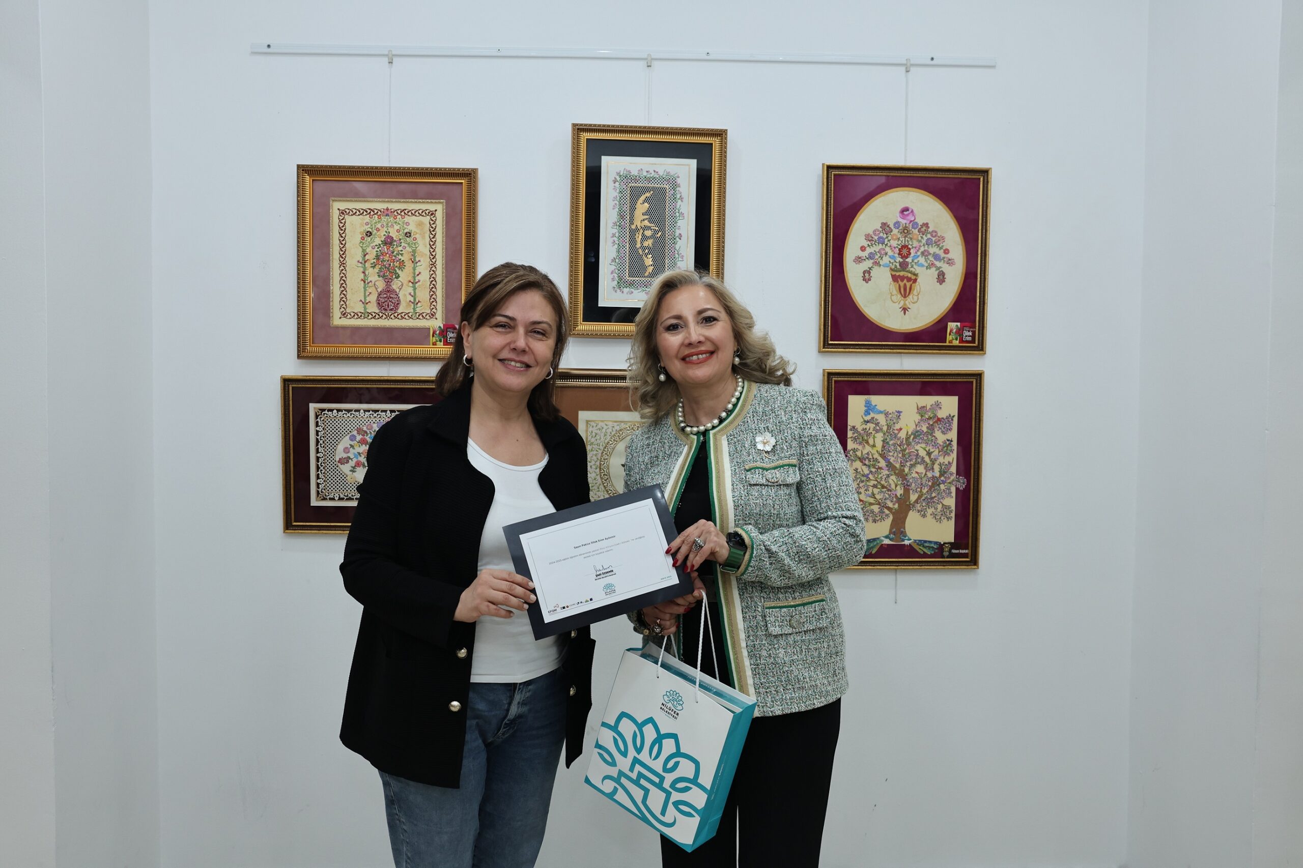 Ebru ve Kaat’ı sergisi Konak Kültürevi’nde