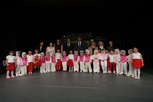Düzce Belediyesi Gündüz Bakımevi öğrencilerinden yıl sonu gösterisi