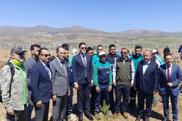 Kayseri’nin Pınarbaşı ilçesinde fidan dikimi yapıldı
