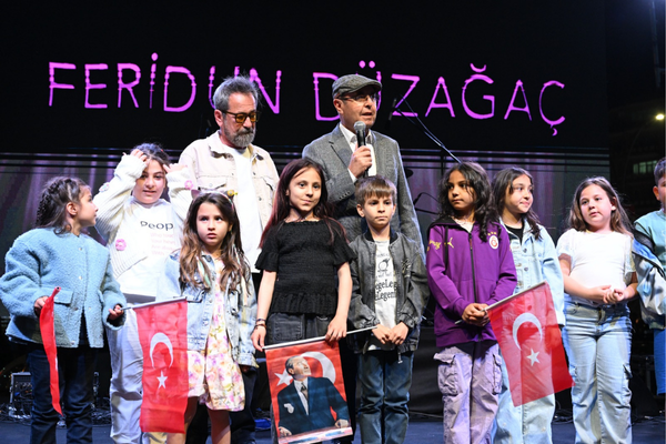 Cacabey Meydanı’nda 19 Mayıs konseri düzenlendi