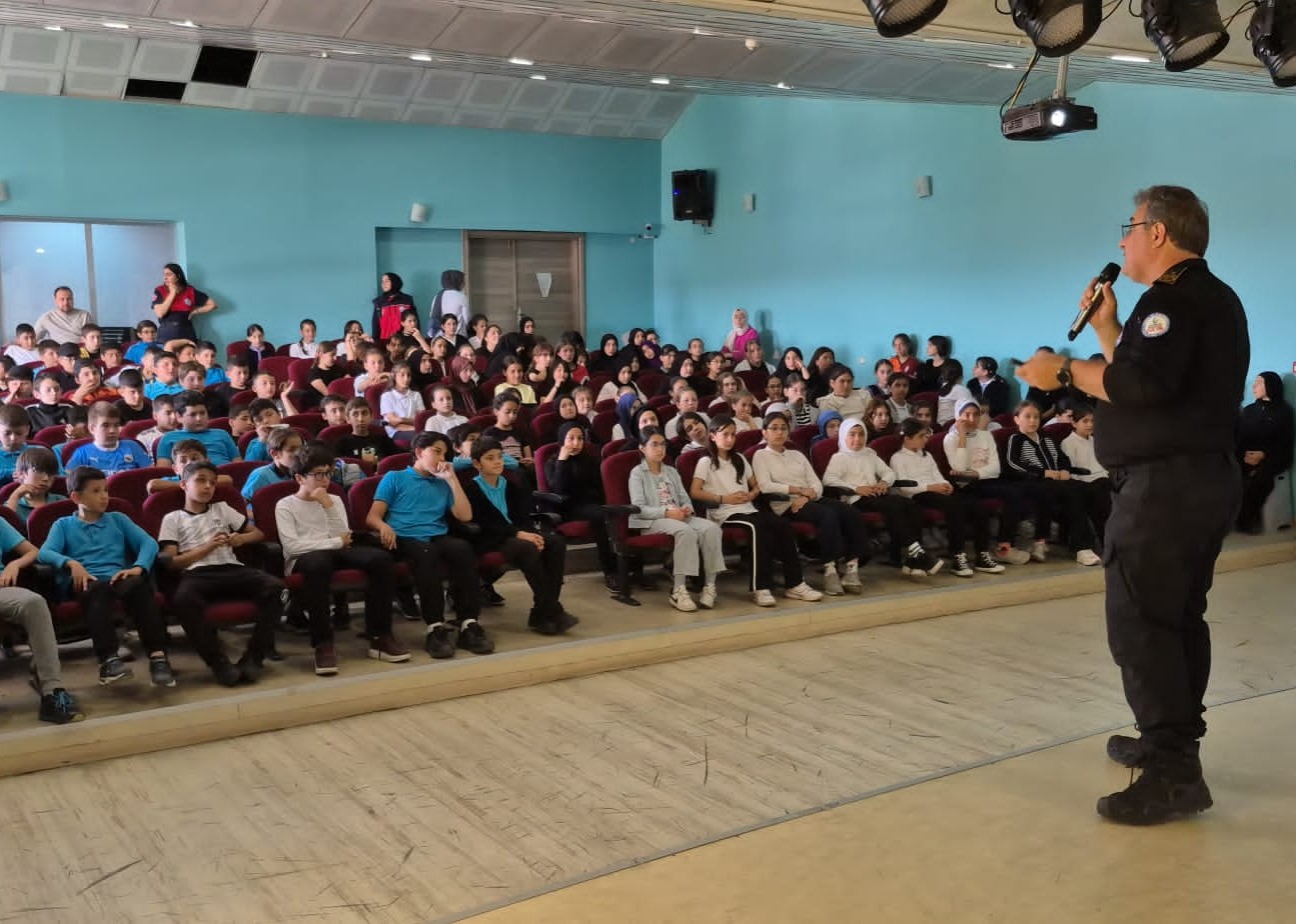 ÇAK-TİM, 900 öğrenciye afet farkındalık eğitimi verdi