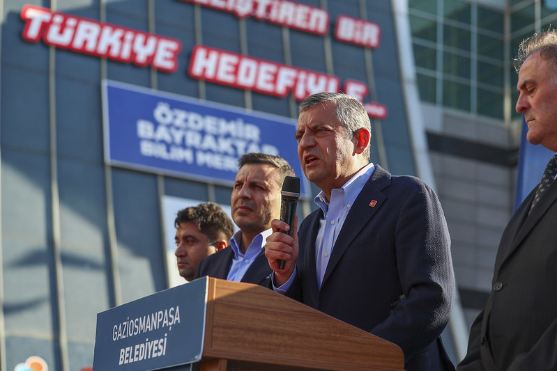 CHP Genel Başkanı Özel: Kumpasın içinde ve devamındayız