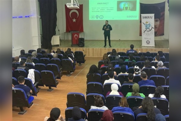 Erzincan’da öğrencilere yönelik siber güvenlik semineri