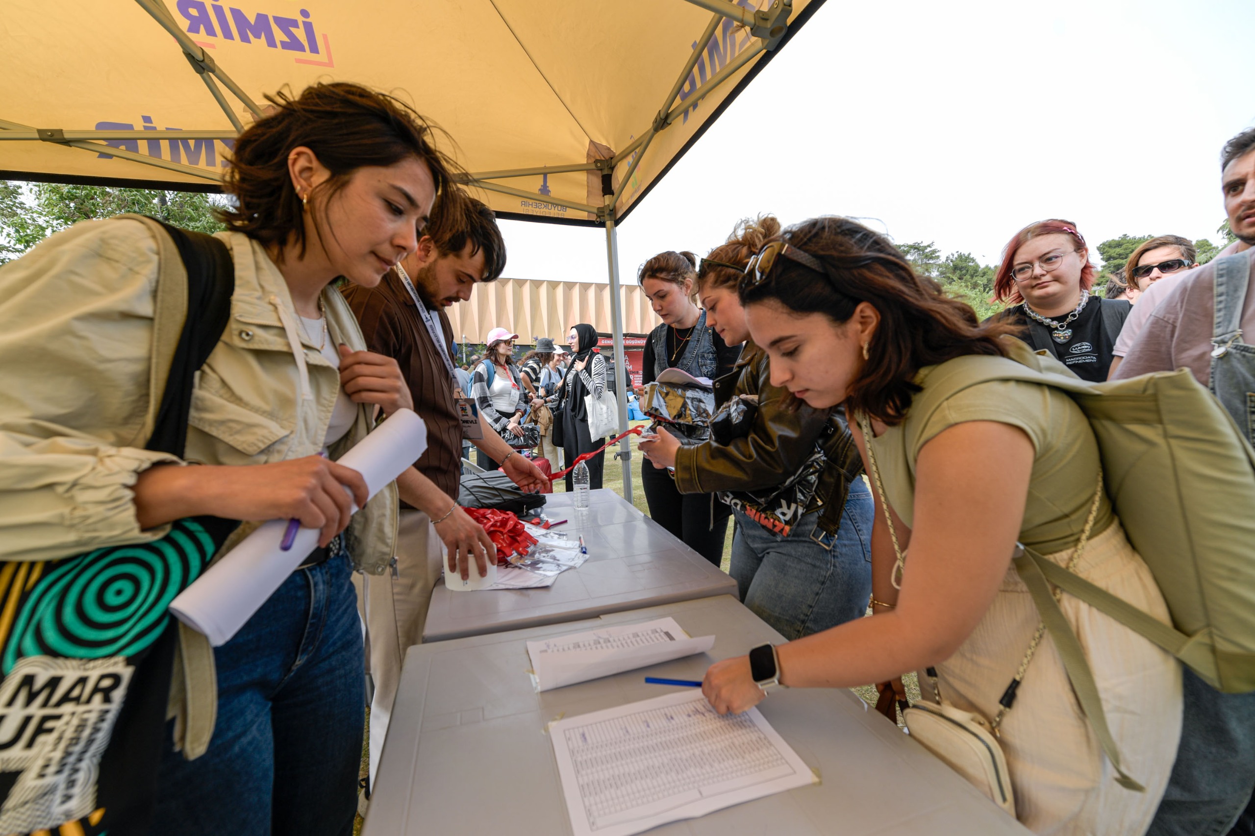 “Tasarımcılar İzmir’de” buluşması başladı