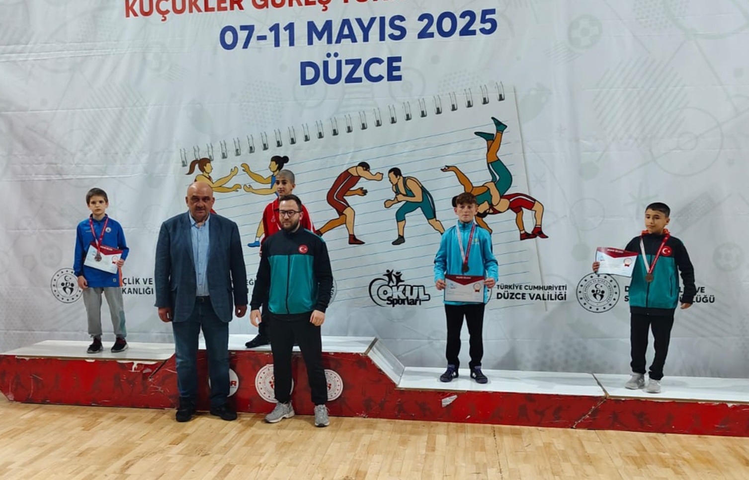 Karamanlı güreşçiler Türkiye Şampiyonası’ndan dereceyle döndü