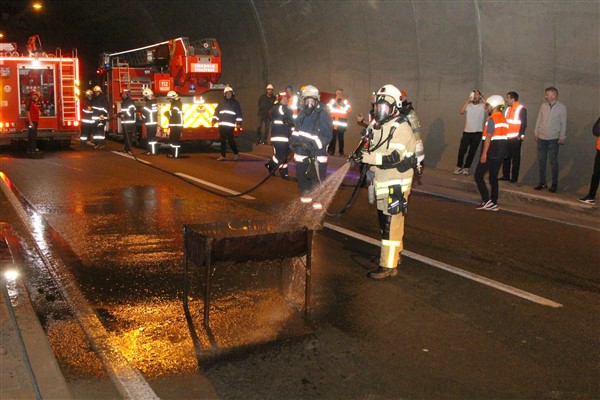 Giresun’da tünel içerisinde yangın tatbikatı yapıldı
