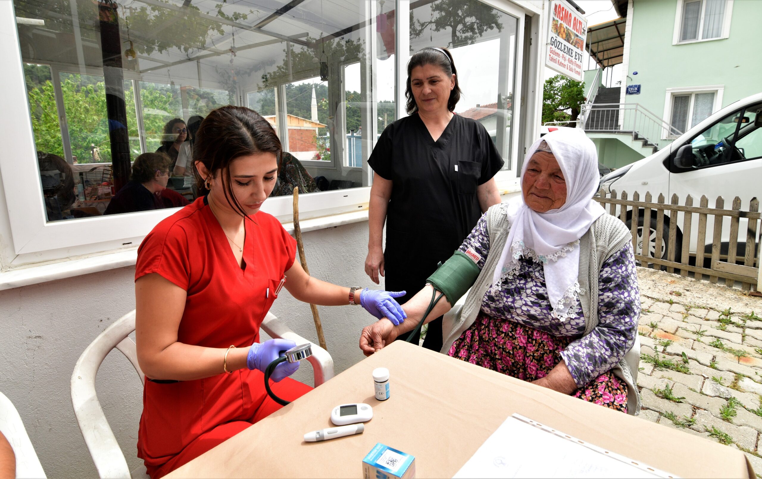Bornova Belediyesi’nden köylere sağlık eğitimi