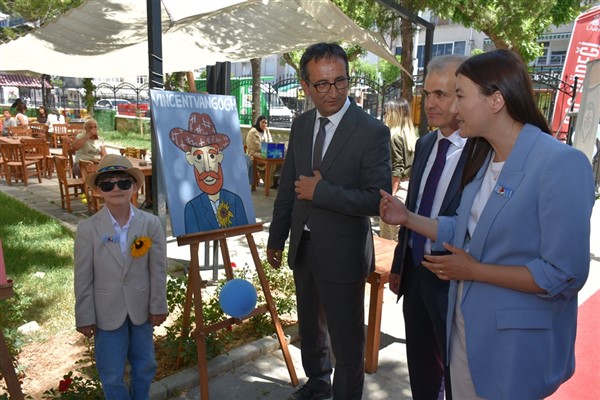 “Çocuğun Düşü” sergisi sanatseverlerle buluştu