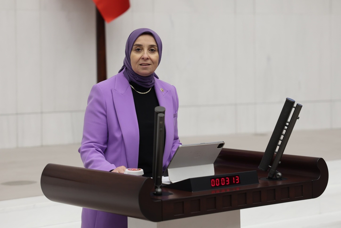 DEVA Partili Esen: Yaşlanan bir ülkede gençleri değersizleştirmek bu ülkenin sonu olur