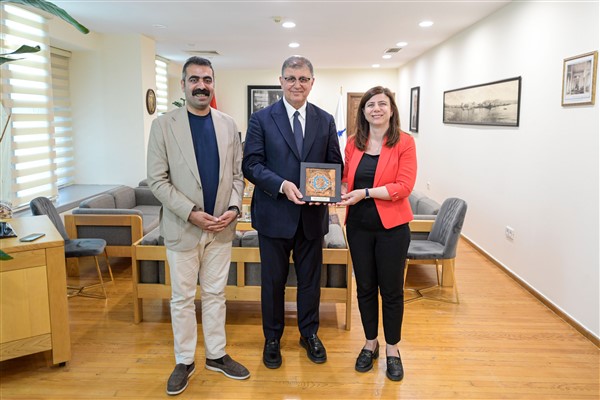 DBB Eş Başkanlarından İzmir Büyükşehir Belediyesi’ne ziyaret