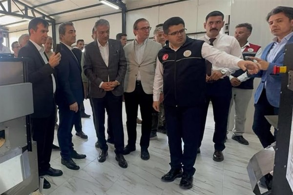 Vali Akkoyun’dan hayvan bakımevine ziyaret