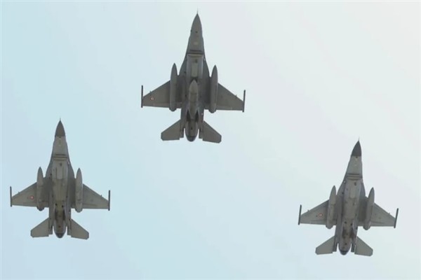 F-16 uçakları Bingöl’de selamlama uçuşu yaptı