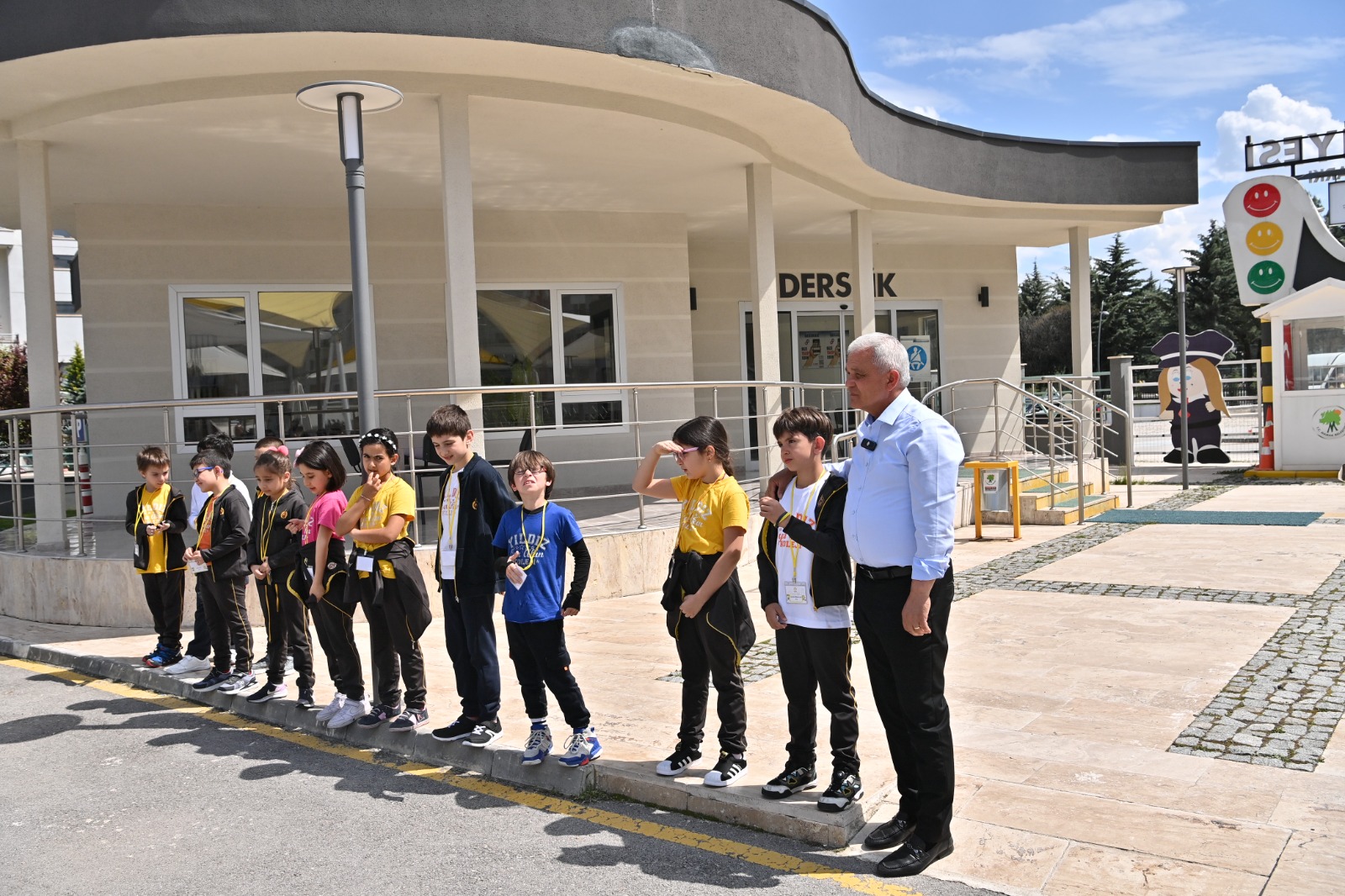 Mamak’ta Trafik Haftası’nda çocuklara eğitim verildi