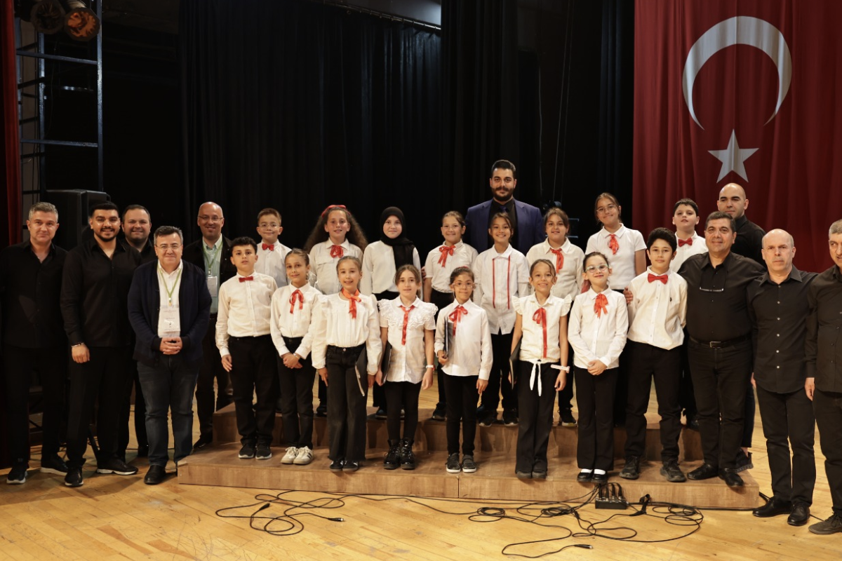 Kütahya’da miniklerden Türk Halk Müziği konseri