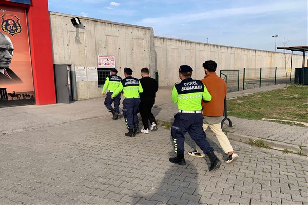 Sakarya’da düzenlenen uyuşturucu operasyonunda 5 kişi tutuklandı