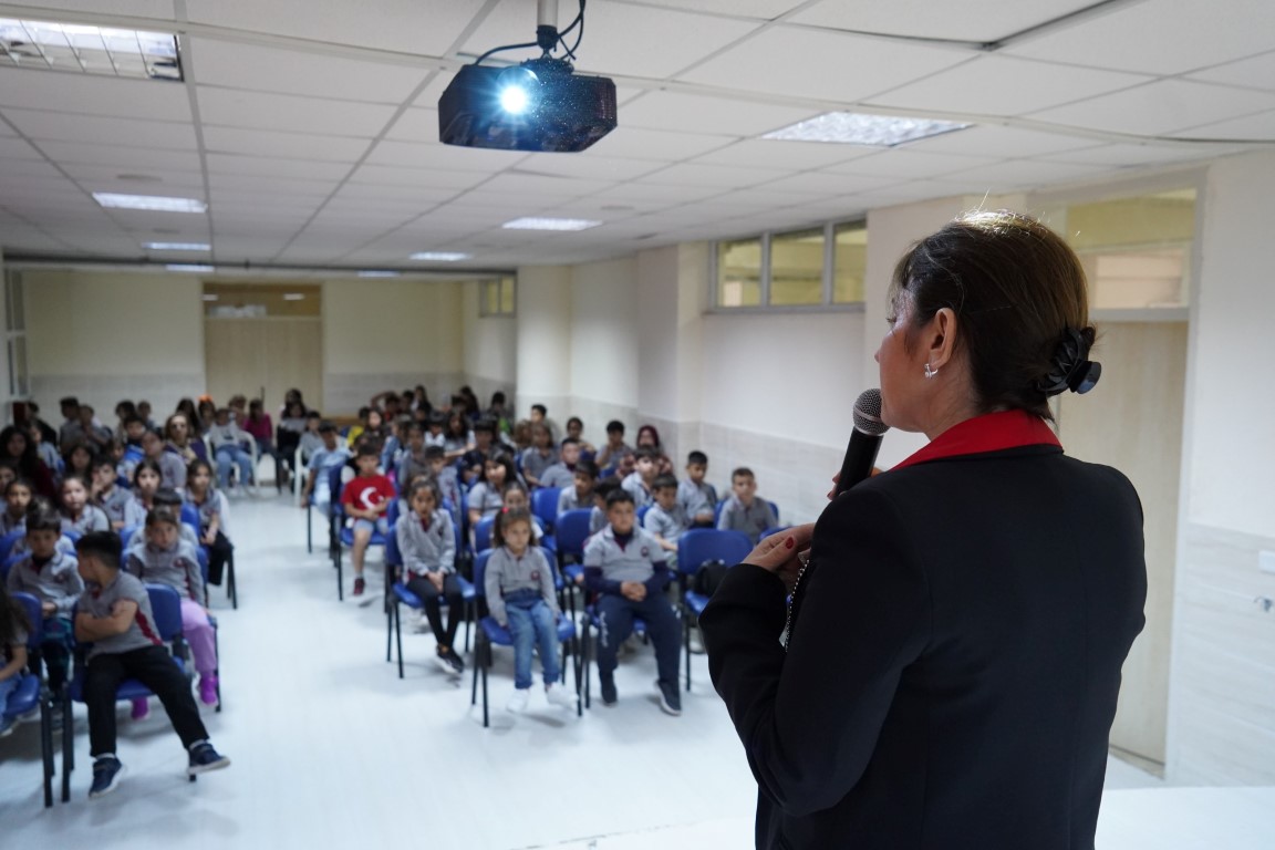 Konyaaltın’da eğitimler devam ediyor