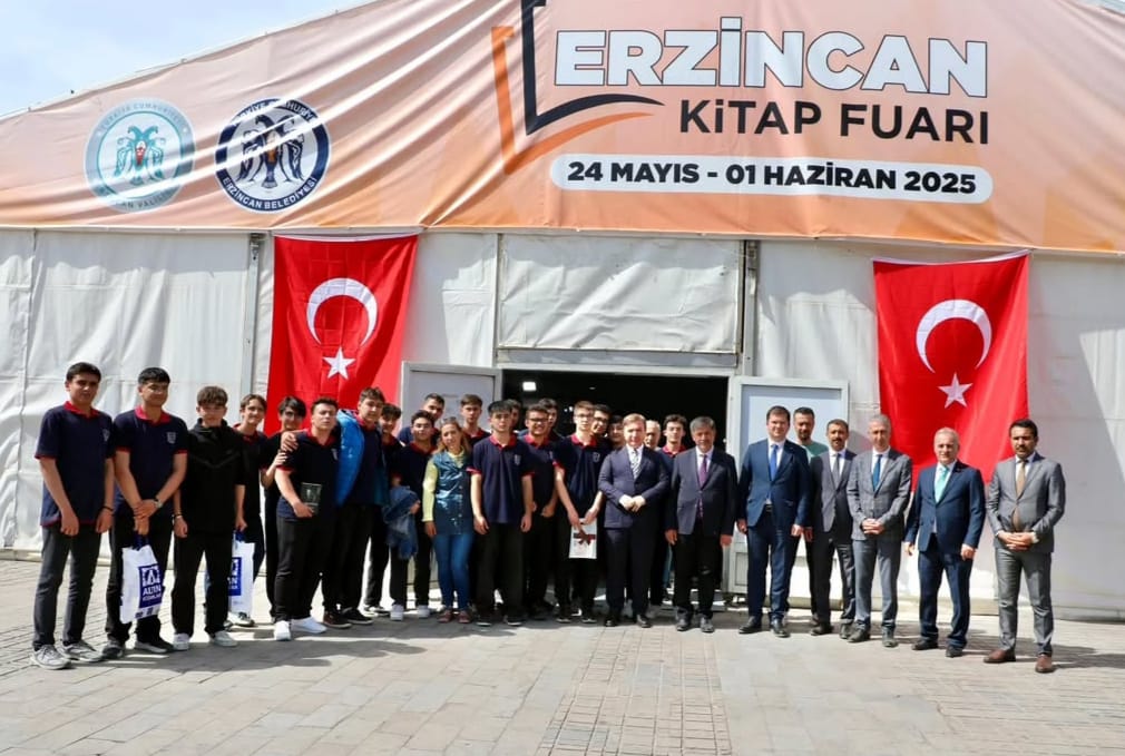 Erzincan’da kitap fuarı ziyareti