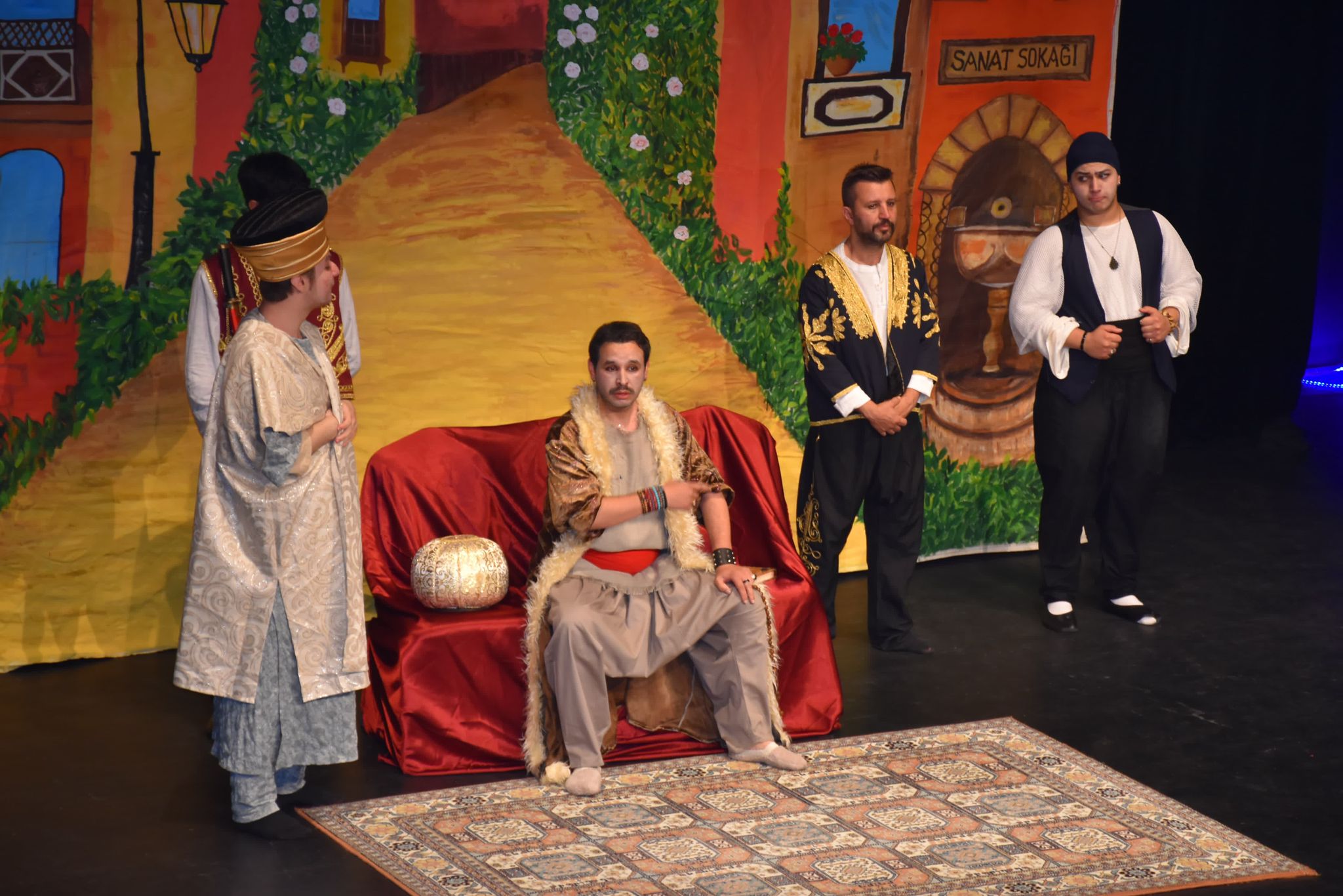 Çorlu 3. Tiyatro Festivali perdelerini açtı