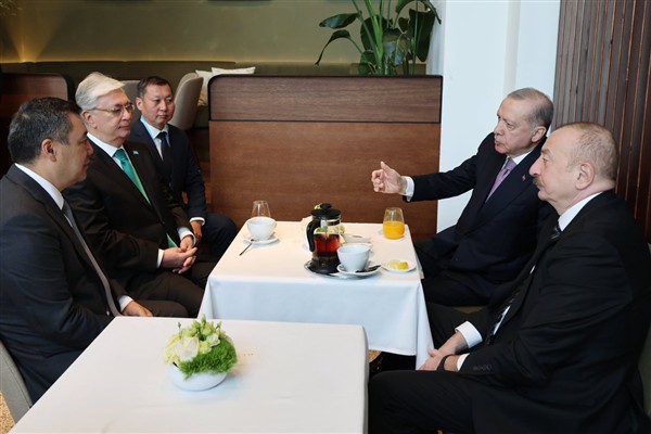 Cumhurbaşkanı Erdoğan, Macaristan’da mevkidaşlarıyla bir araya geldi