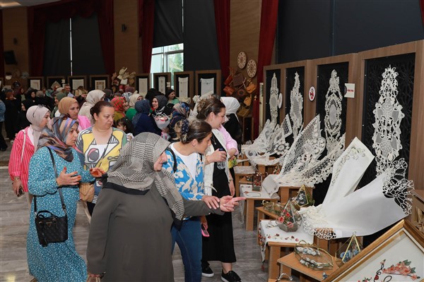 KEÇMEK Yılsonu Sergisi ziyarete açıldı