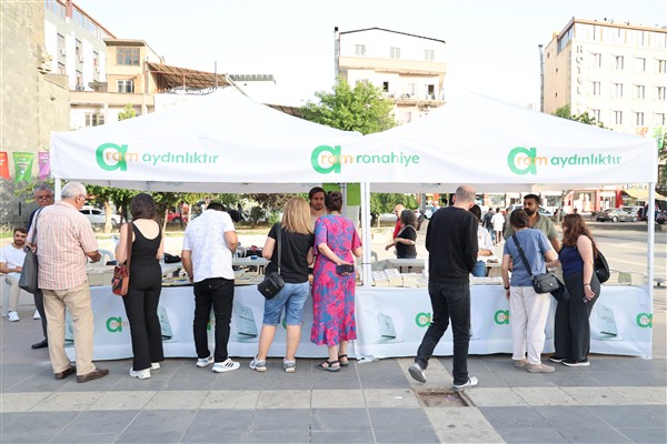 Diyarbakır’da “Kürtçe Kitap Günleri” başladı