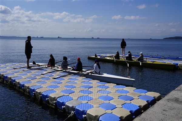 Kartal Belediyesi Su Sporları Merkezi’nde her ay 244 vatandaş eğitim alıyor