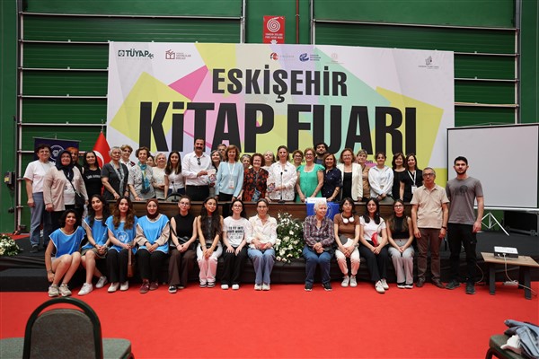 Başkan Ünlüce’den Kitap Fuarına ziyaret