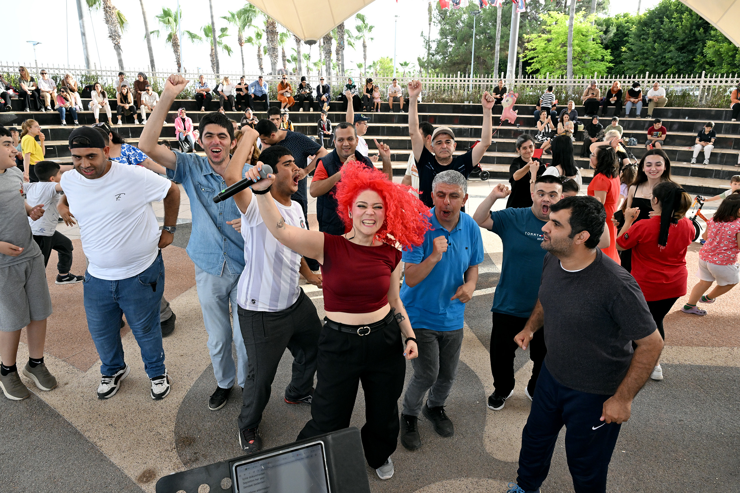 Mersin Büyükşehir Belediyesi’nden özel gereksinimli bireylere konser