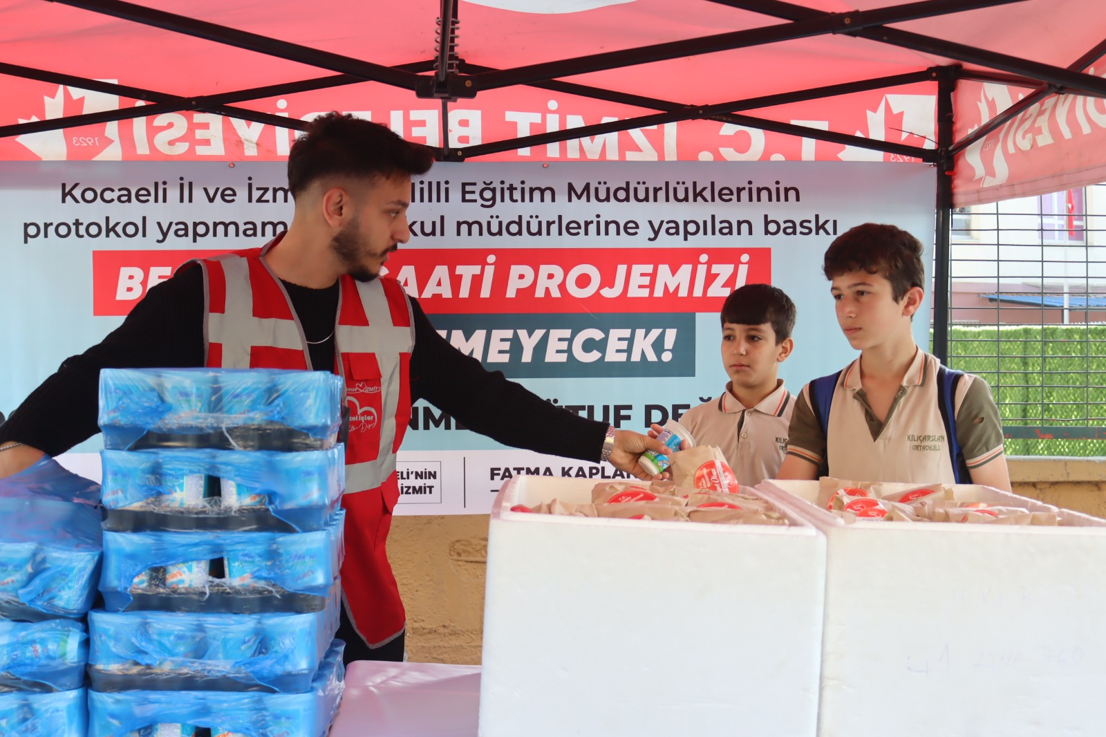 İzmit’te sürdürülen “Beslenme Saati” projesi devam ediyor
